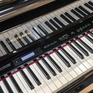 Bàn phím piano Roland GP609