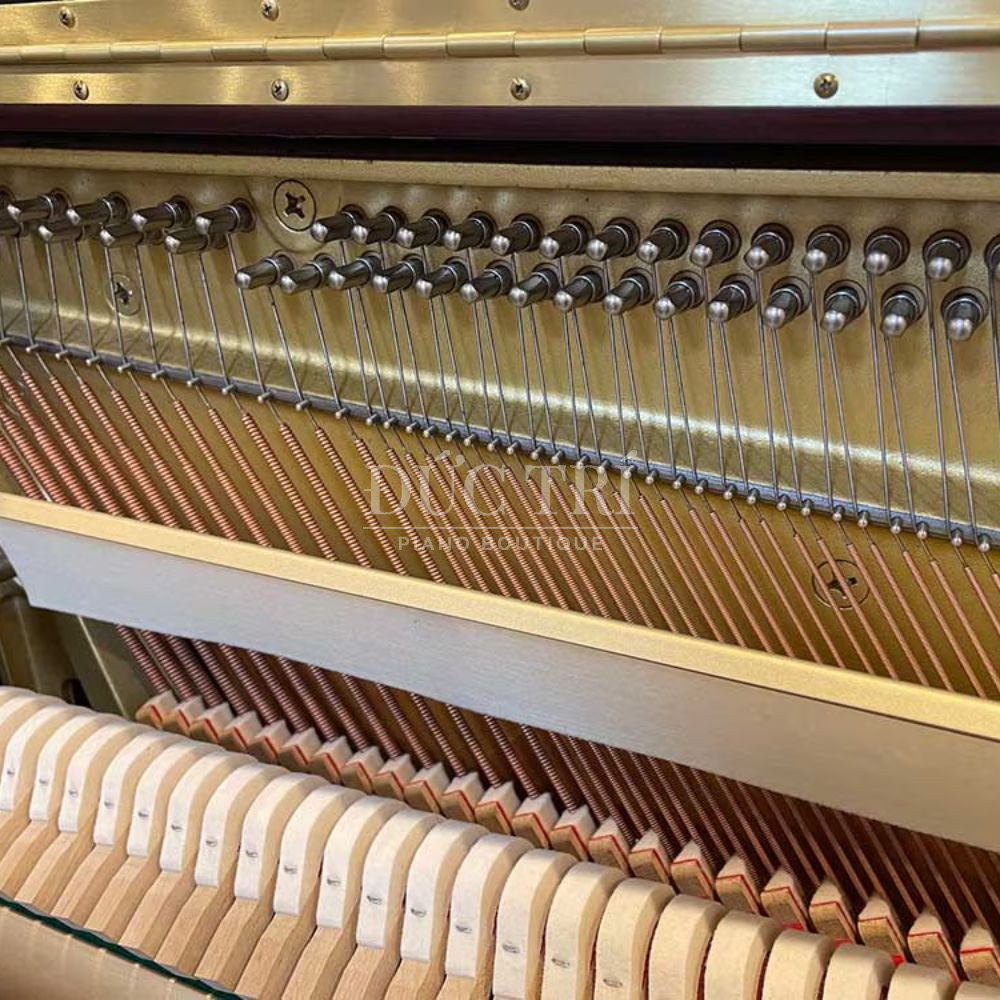 Ben trong dan Yamaha W1AWn Yamaha W1AWn Bên trong đàn Yamaha W1AWn