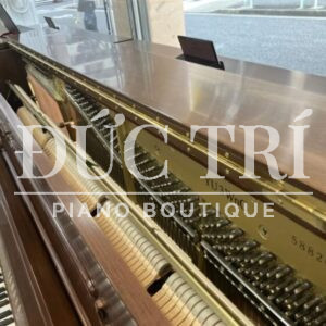Bên trong đàn Yamaha YU3WnC