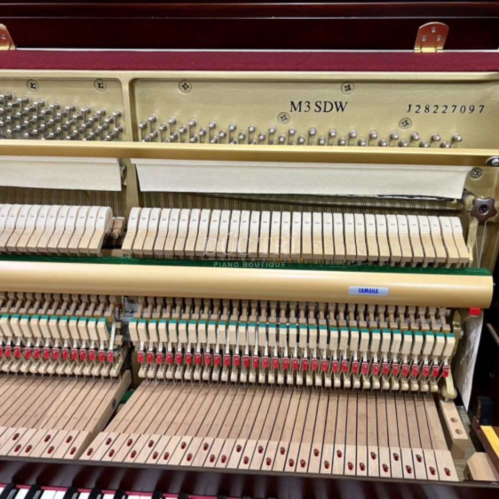 Ben trong dan piano Yamaha M3 SDW Yamaha M3 SDW Bên trong đàn piano Yamaha M3 SDW