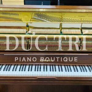 Bên trong đàn piano Yamaha UX30Wnc