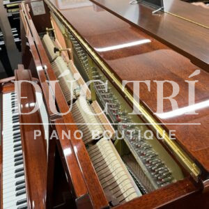 Bên trong đàn piano Yamaha YU50MhC