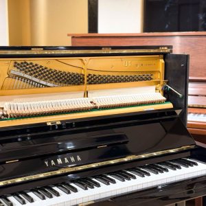 Bộ máy đàn của đàn Yamaha U1M