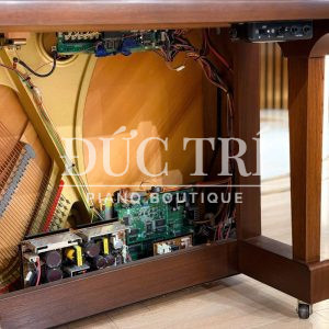 Các thiết bị điện bên trong đàn Yamaha YU3Wn