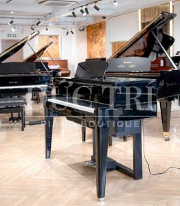 Chân đàn trên đàn Yamaha N1