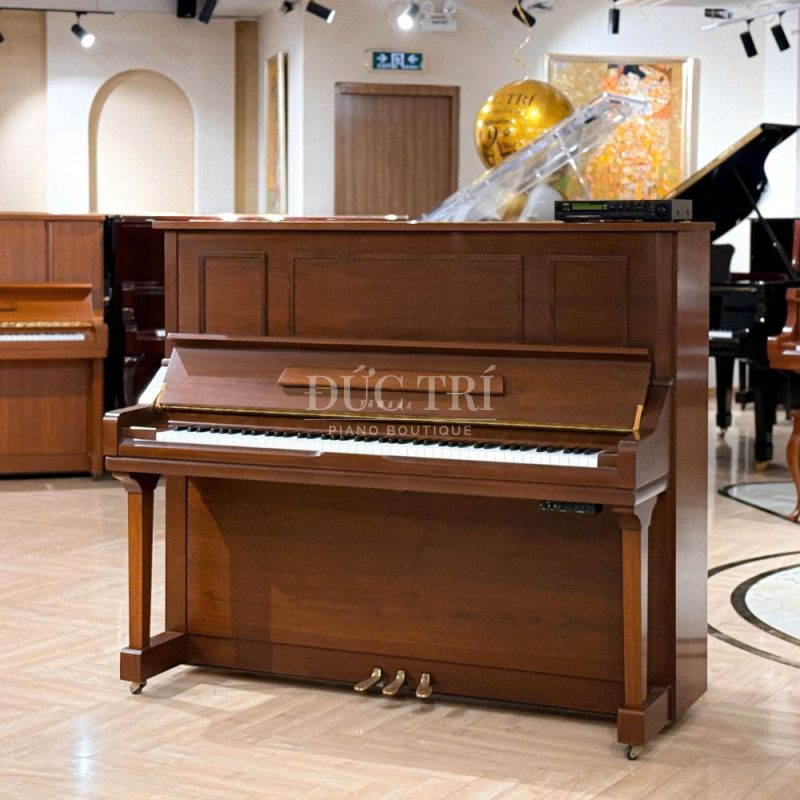 Chân đàn trên đàn Yamaha YU3Wn