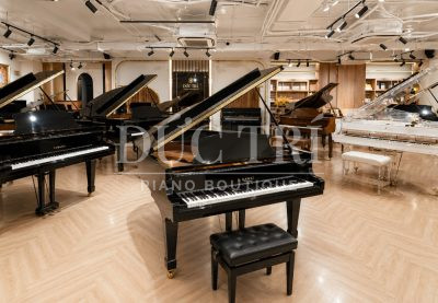 Đàn Kawai KG3 và ghế đàn tại Đức Trí Piano Boutique