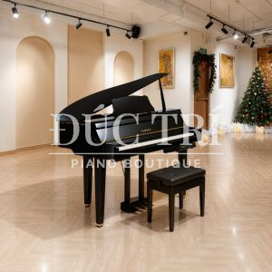 Đàn Yamaha DGP2 màu đen cao cấp đi kèm ghế đệm tại ĐỨC TRÍ PIANO BOUTIQUE