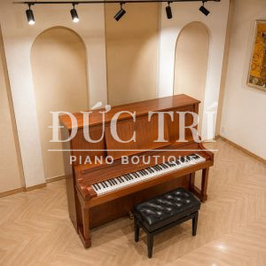 Đàn piano cơ Yamaha W101B vỏ gỗ tự nhiên góc nhìn từ trên cao