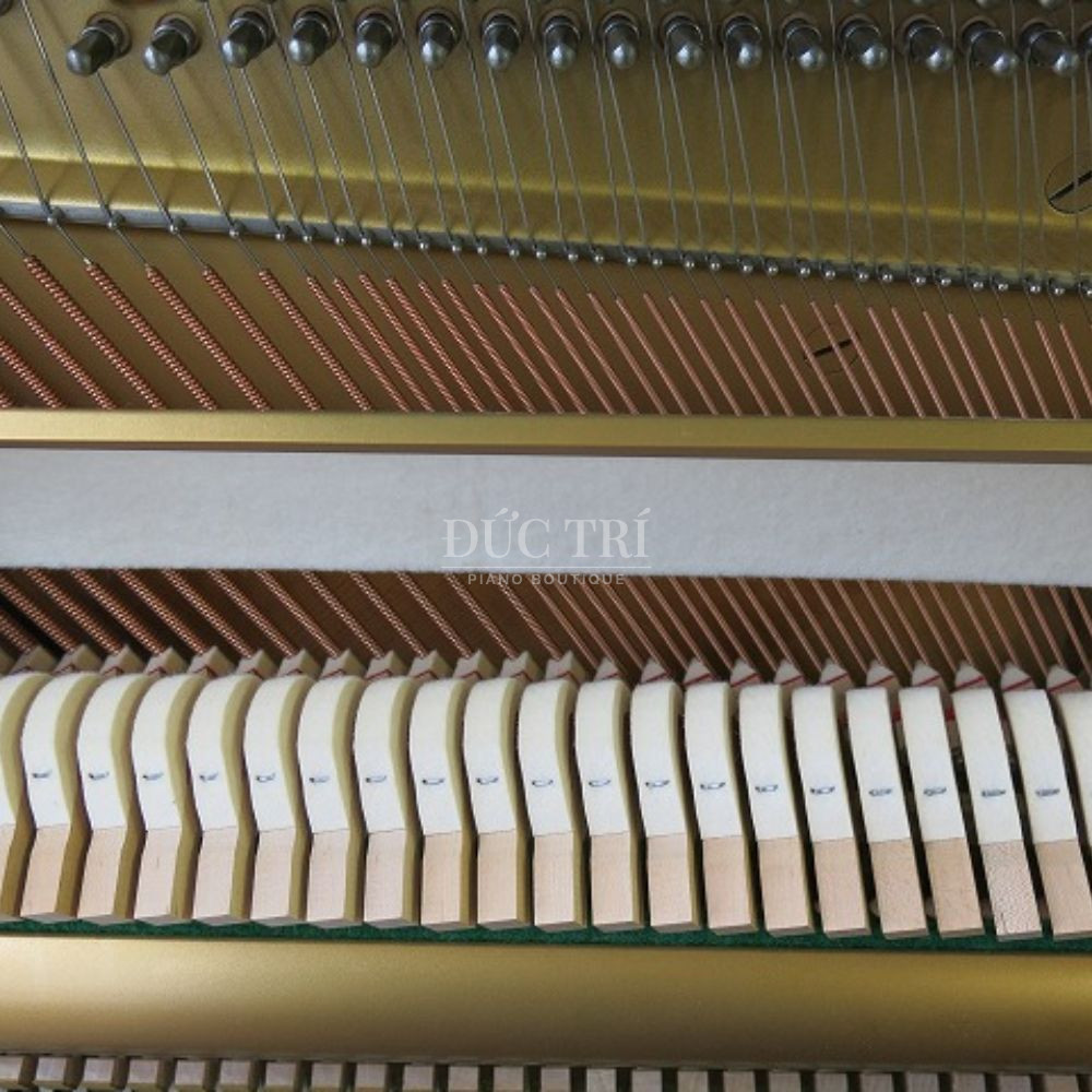 Day dan va bua dan tren dan Yamaha W110BA Yamaha W110BA Dây đàn và búa đàn trên đàn Yamaha W110BA