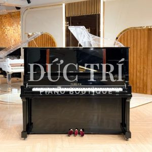 Góc chính diện đàn Yamaha UX500