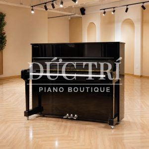 Góc chính diện piano upright Yamaha YM11