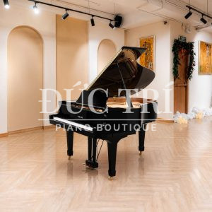 Góc nghiêng đàn Yamaha G2A trưng bày tại showroom Đức Trí