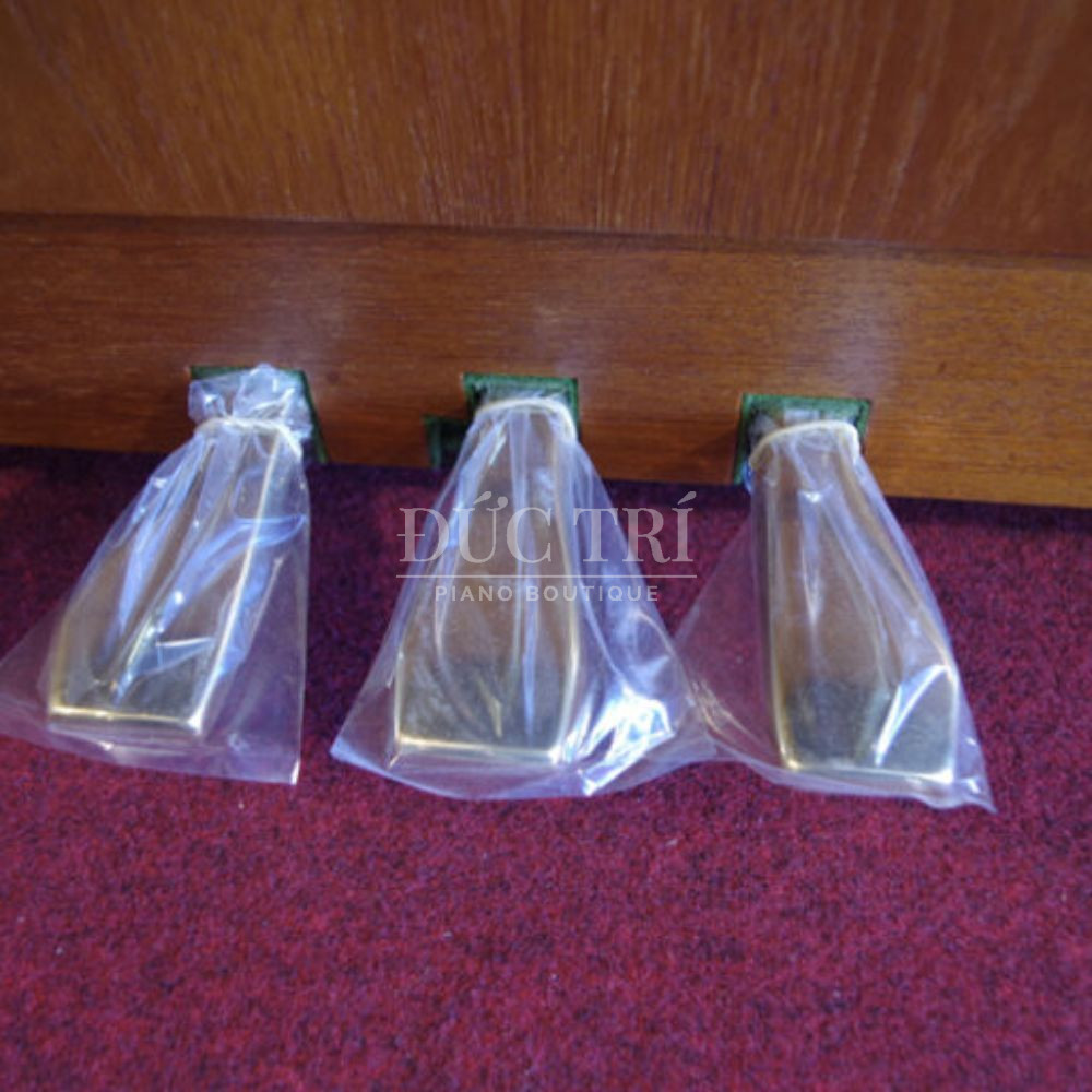 He thong 3 pedal tren Yamaha W109BT Yamaha W109BT Hệ thống 3 pedal trên Yamaha W109BT