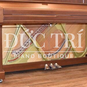 Hệ thống 3 pedal trên đàn Yamaha YU10Wn