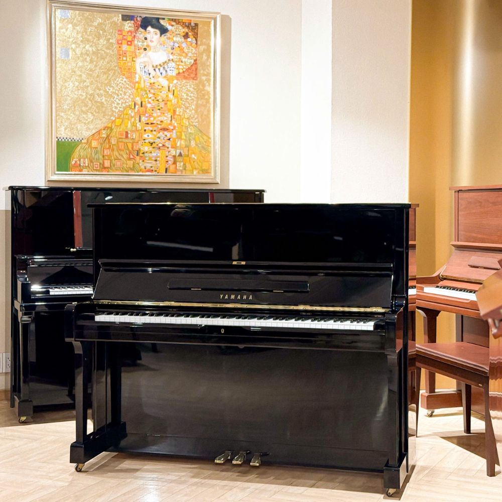 Hinh anh cua dan Yamaha U1M tai Duc Tri Piano Boutique Yamaha U1M Hình ảnh của đàn Yamaha U1M tại Đức Trí Piano Boutique
