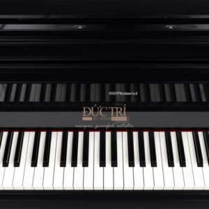 Logo và bàn phím chiếc đàn Piano Roland GP9