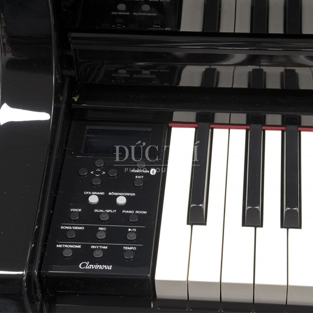 Mang hinh va bang dieu khien cua Yamaha CLP‑665GP yamaha CLP-665GP Màng hình và bảng điều khiển của Yamaha CLP‑665GP