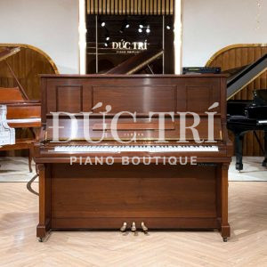 Mặt trước của đàn Yamaha YU3Wn