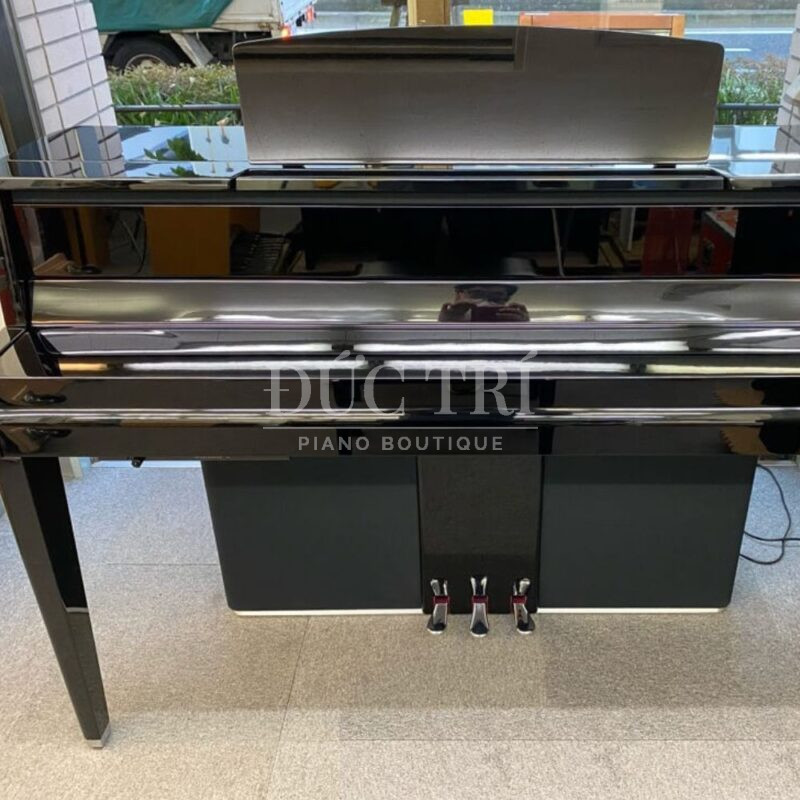 Mặt trước đàn piano Yamaha AvantGrand N2