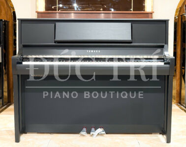 Phía trước piano Yamaha CSP 295