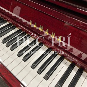 Phím đàn trên đàn piano Yamaha UX300BiC