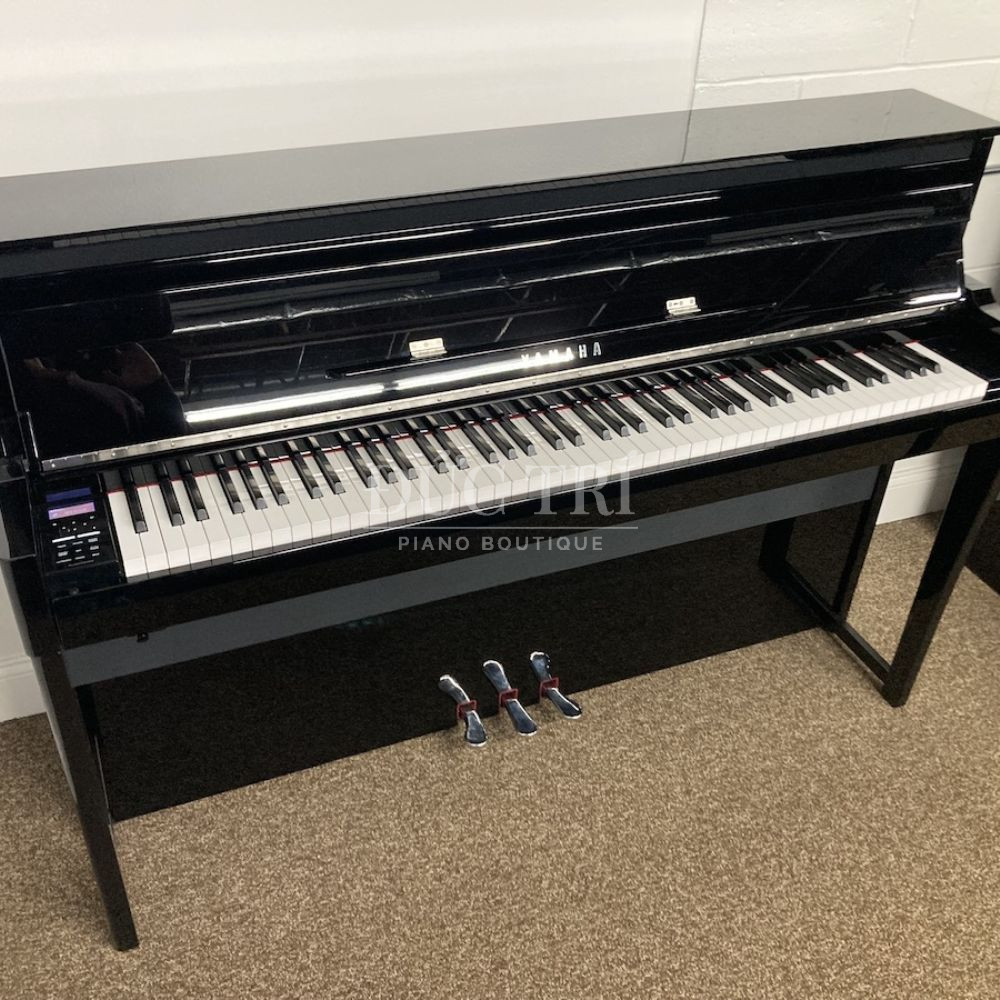 Phim dan va he thong pedal tren dan piano Yamaha NU1XA Yamaha NU1XA Phím đàn và hệ thống pedal trên đàn piano Yamaha NU1XA
