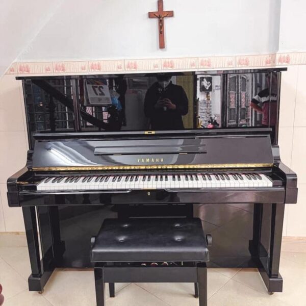 Piano Yamaha U2F