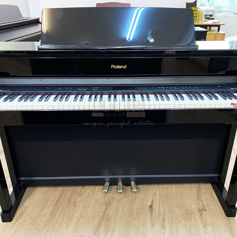 Roland HP-507 được trưng bày tại Showroom của Piano Đức Trí
