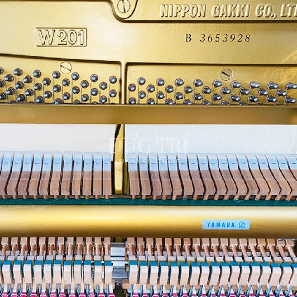 Yamaha W201B 4 Soundboard & Dây đàn chất lượng