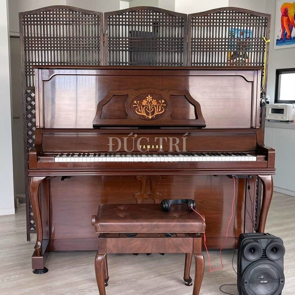 Yamaha W500WnC 3 Thiết kế chân cong cổ điển, vintage