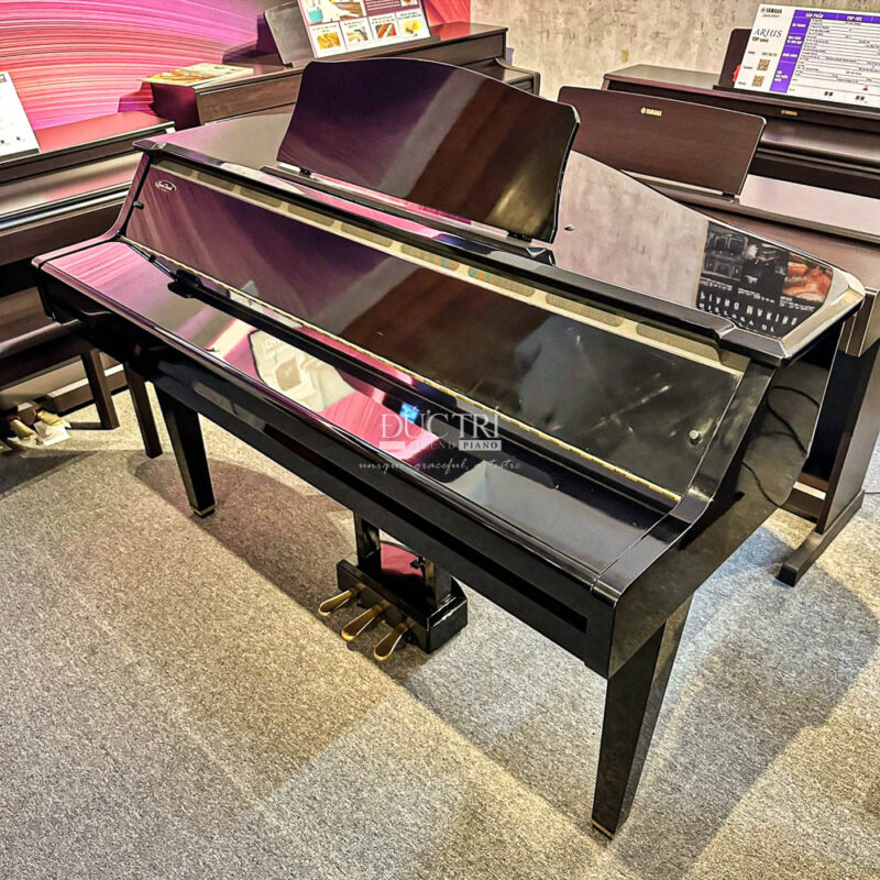Phía trên nhìn xuống Piano Yamaha DGP1
