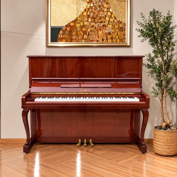Yamaha U30MhC