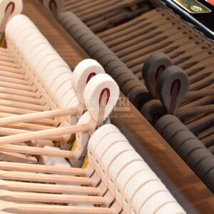 búa đàn piano yamaha c2l