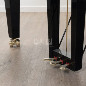 chân đàn và pedal của piano Yamaha CF4