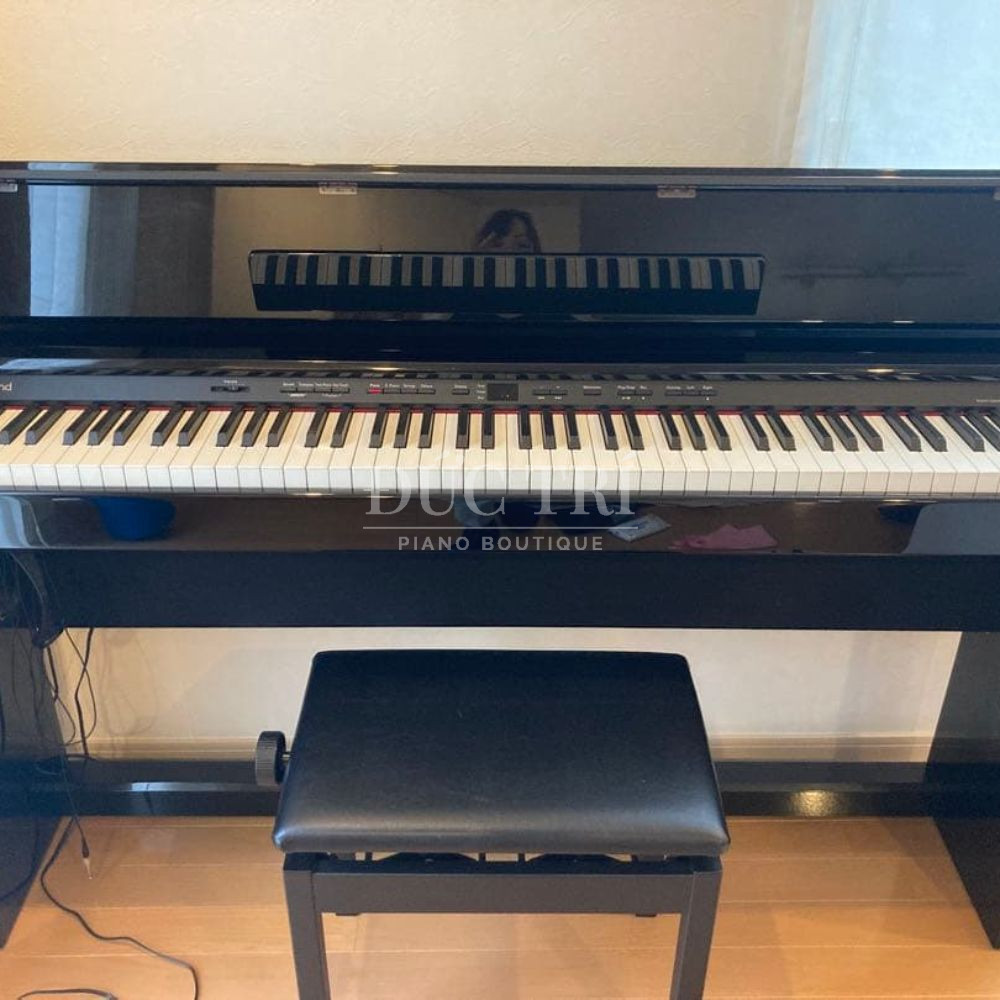 mat truoc dan piano dien Roland DP990RF Roland DP-990RF mặt trước đàn piano điện Roland DP990RF