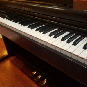 Logo và bàn phím chiếc đàn Piano kawai CN23