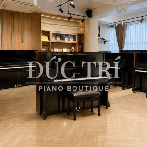 Toàn cảnh đàn piano upright Kawai BL71 trưng bày tại showroom Đức Trí