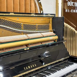 Búa đàn trên đàn Yamaha U3G