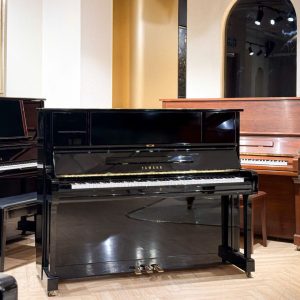 Chân đàn của đàn Yamaha UX1