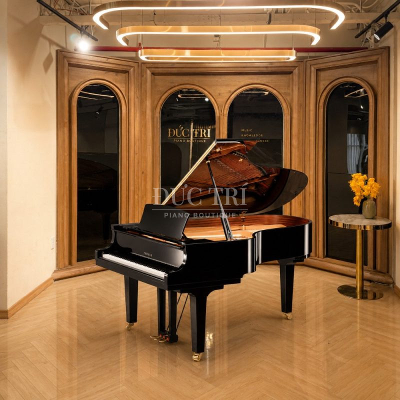 Góc nghiêng đàn Yamaha C5