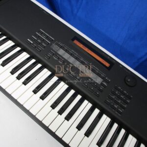 Hình ảnh góc nghiêng Đàn Piano Điện Yamaha P-300