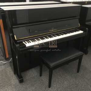 Hình ảnh góc nghiêng Đàn Piano Yamaha U3G