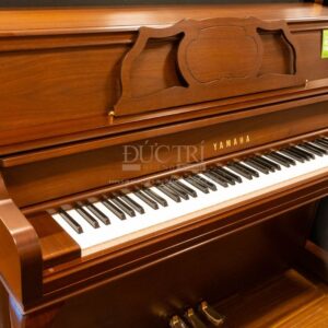 Hình ảnh góc nghiêng Đàn Yamaha YF101W Upright