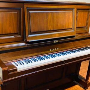 Hình ảnh trực diện của Đàn Piano Cơ Yamaha W201 Upright