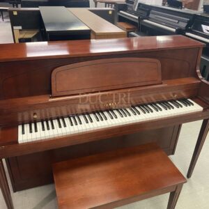Hình ảnh trực diện của Đàn Piano Yamaha YF101W Upright