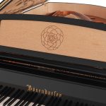 Mặt trước đàn Bosendorfer Camellia