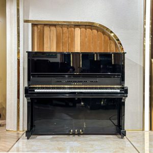 Phía trước của đàn Yamaha U3G