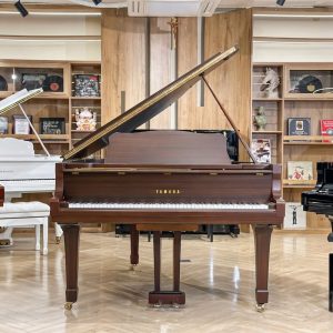 Yamaha C3B Walnut