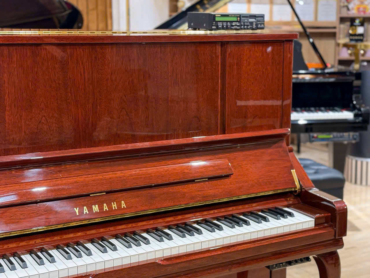 Yamaha YU30MHC Phim dan Yamaha YU30MhC Yamaha YU30MHC - Phím đàn